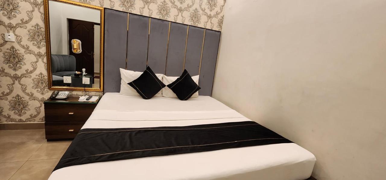 Red Fort Hotel Gulberg Lahore Extérieur photo